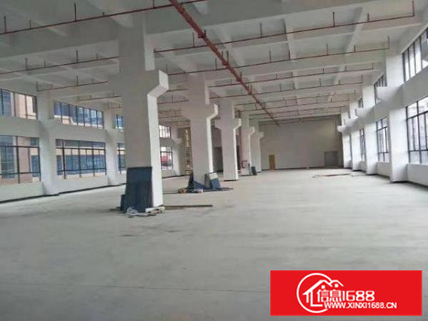 一楼带牛角，高度7米，采光通风好