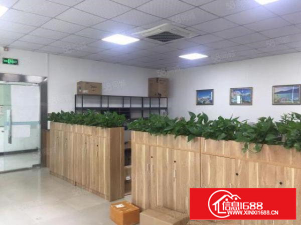 沙三西环路边楼上带装修800平形象好