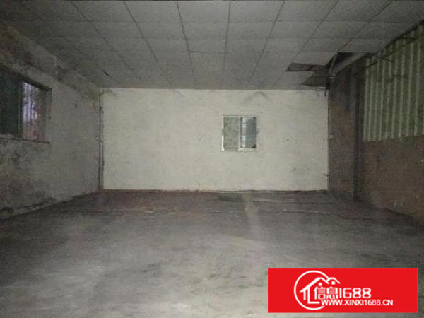 大利银湖工业区科技路边空出小面积