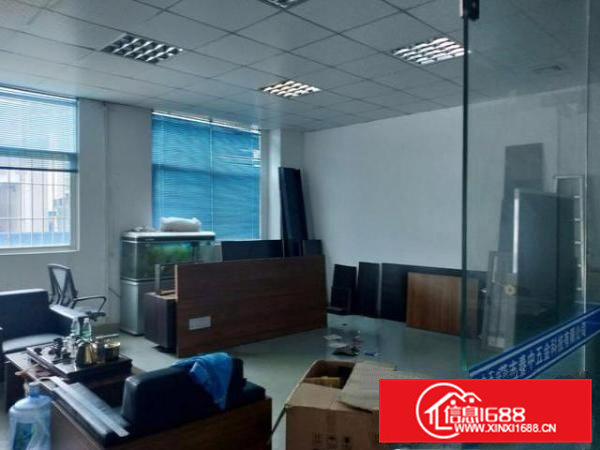 凤岗宏盈工业区一楼厂房出租1100平适合机械五金注塑模具压铸