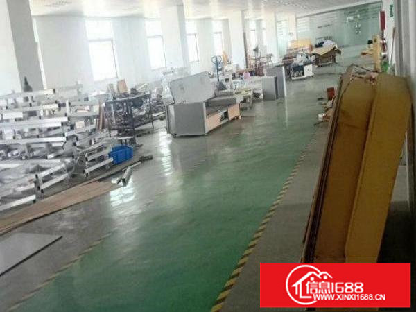 嶂背圆湖工业区三层共1000平方厂房出租（可分租