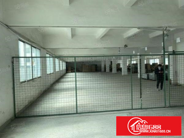 横沥镇工业园标准厂房出租，二楼整层1350平，一部货梯