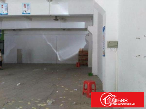 民治万众城新出一楼470平方带简装招租