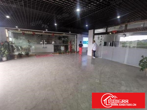 光明区楼上小面积850平方带装修厂房出租，高速出口，好招工。