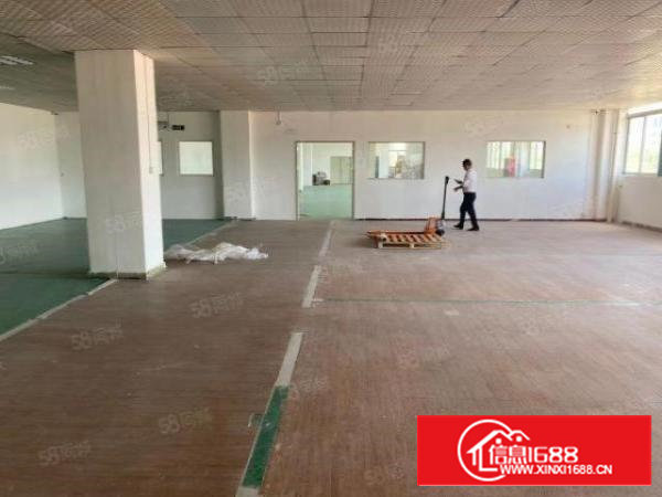 石岩水田二楼1080平米，22元一平，采光很好，有电梯办公室