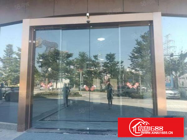 塘厦大坪高速路口产业园950平一楼商铺出租，人气旺交通好！