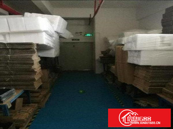 横岗华乐路楼上一整层带装精装修1400平方厂房出租