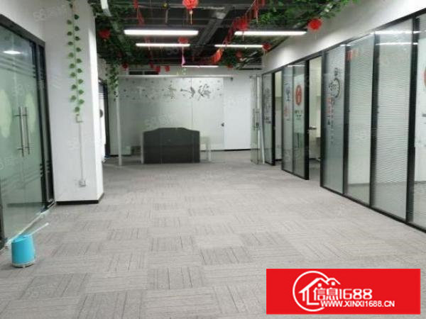 龙岗坂田一楼楼上80平100平以上大小均有，可电商办公仓库