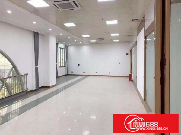 横岗六约站附近300平厂房20元一平，现成装修，拎包入住