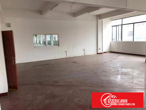 樟木头镇樟深大路边上带装修电水现成厂房500平方，即可以生产