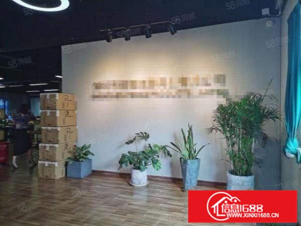 平湖华南城附近楼上760平方带装修厂房出租