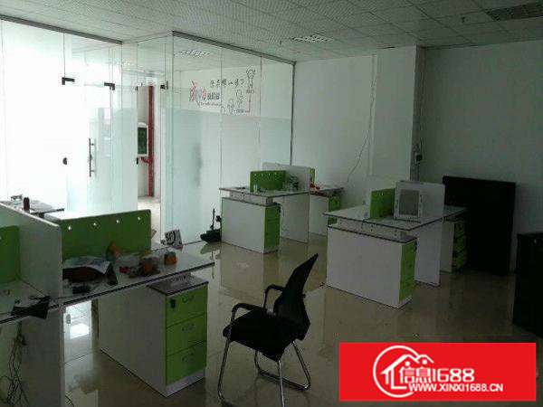 龙华龙胜地铁站旁新出138平方办公室招租