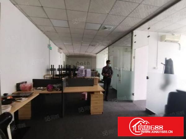 龙岗坂田地铁口附近新出1楼630平精装修厂房出租。
