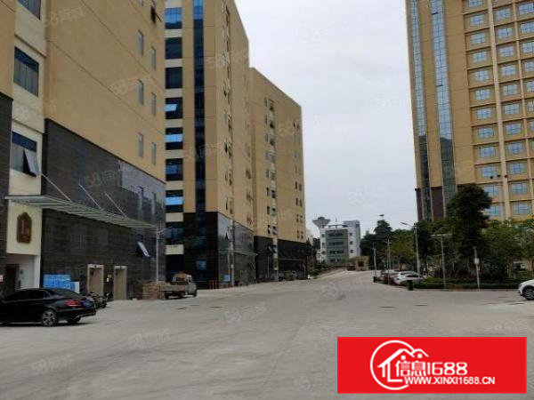 凤岗五联工业路全新原房东楼上厂房出租3200平.可过环评。