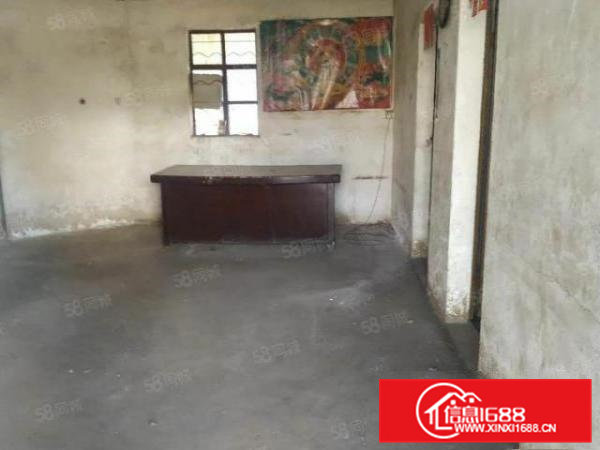 主干道边上独院钢构厂房空地1900平适合做废品站建材堆放停车