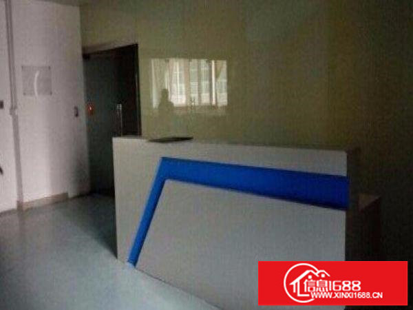 龙岗永湖地铁站附近标准厂房一楼900平出租水电齐全空地大