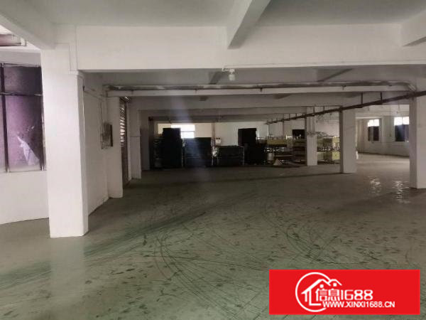 东坑镇全新地平漆厂房，周围无居民。交通便捷