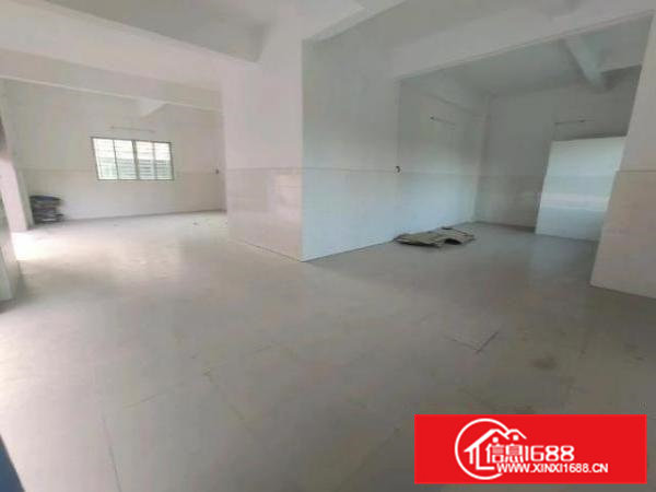 ?沙角农批市场周边，90平方铺位，有免费停车场，无需担心停车