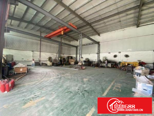 凤凰加油站附近一楼800平方，层高9米，现成行车