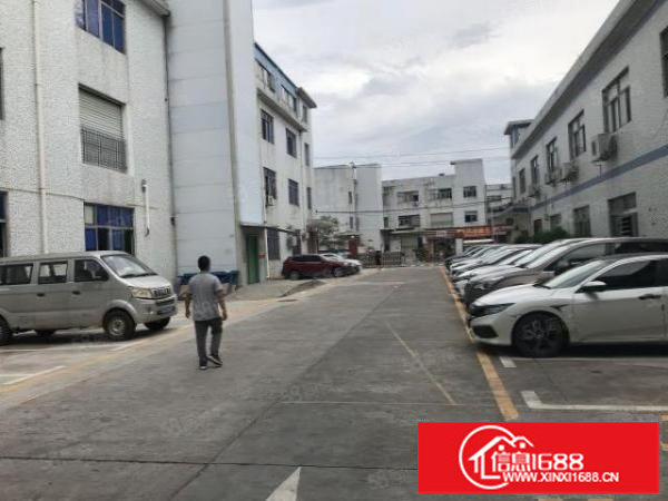 观澜新田楼上1500平厂房出租16块