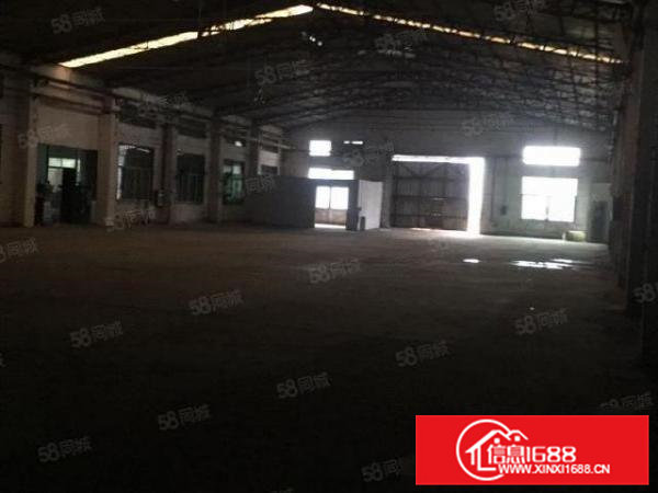 大岭山8米高钢结构厂房低价出租，门口可进挂车，交通方便