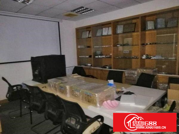 官井头原房东厂房750平出租，面积实在，带装修