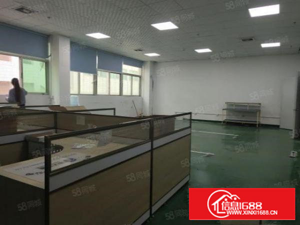 西乡,前进二路旁大型工业区新出楼上精装修900平厂房。