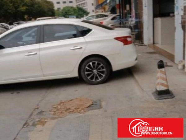 此地方同东莞松山湖交界，大小货车出入方便