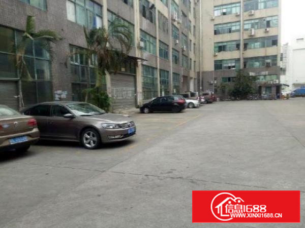 西乡带阁楼办公室一楼厂房1300平米出租