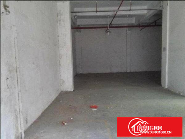 常平新出单一层厂房800平方，报价14可谈.有宿舍