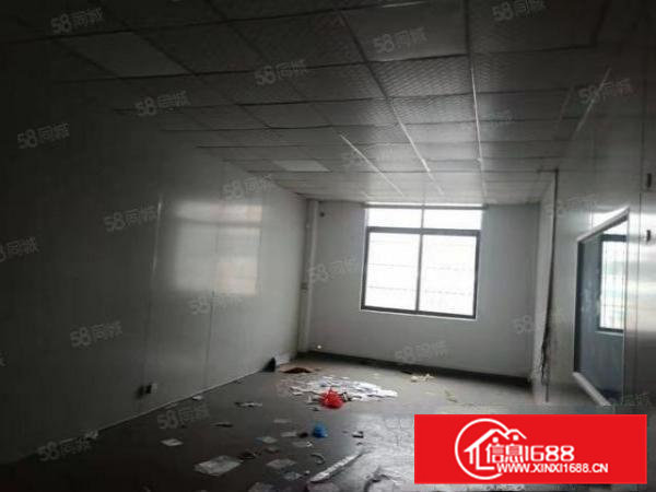 大岭山新出无尘车间楼上1200平方厂房出租,现成办公室装修!