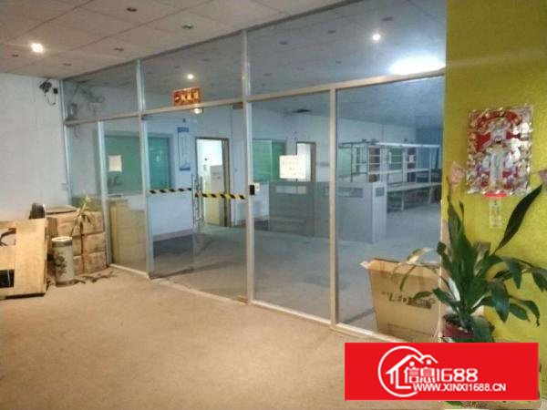 石岩汽车站新出楼上300厂房招租,精装修无转让费