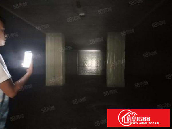 华南城附近厂房一楼2500平方带500平方冻库