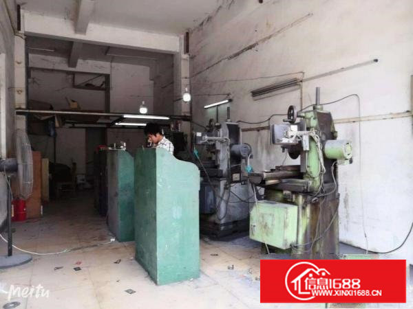 长安沙头出租两个铺位约130平后面铁皮约120平方米