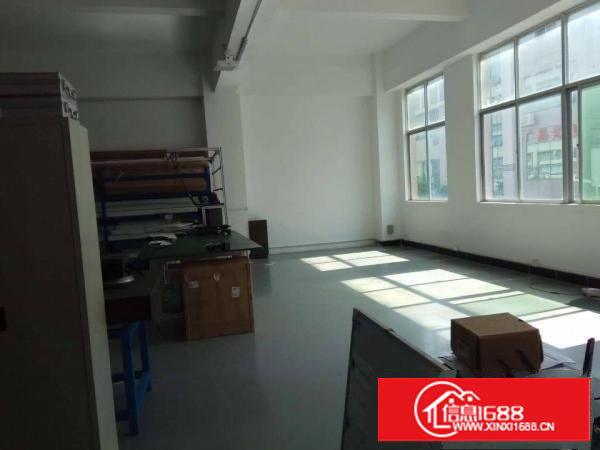 乌沙新空出标准厂房，有中央空调地坪漆装修。