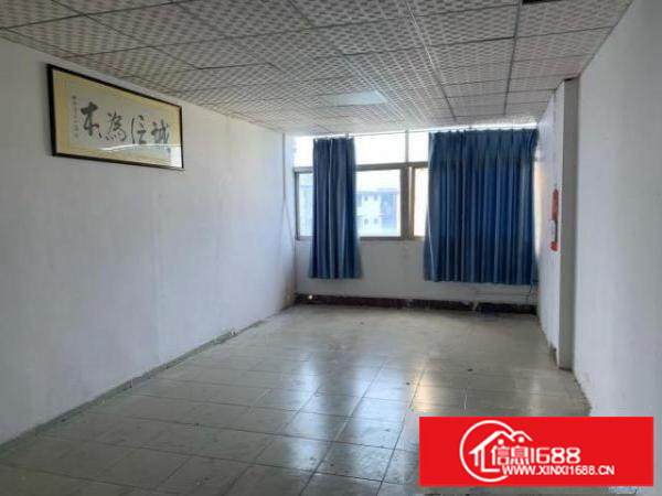 有小区有电梯，装卸货方便。