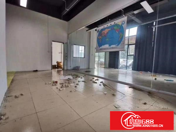 坂田杨美地铁站附近新出一楼厂房440平出租