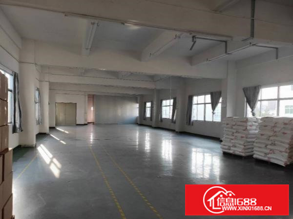 大朗洋坑塘标准厂房分租三楼600平方带地坪漆，带装修