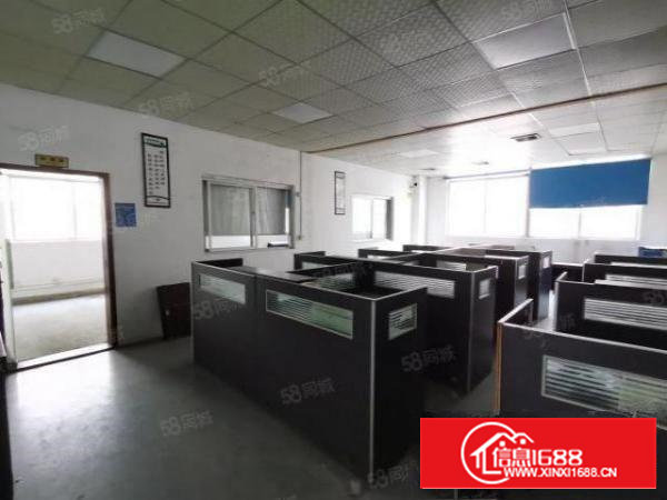 石岩料坑新出楼上500平精装修无转让费厂房出租