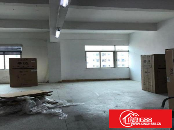 丹竹头300平米租金8000元适合仓库、办公