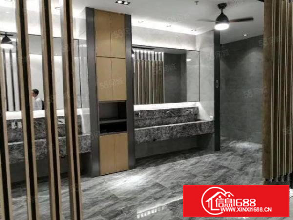 坂田华为地铁口300米单层5000带精装修可分租适合办公研发