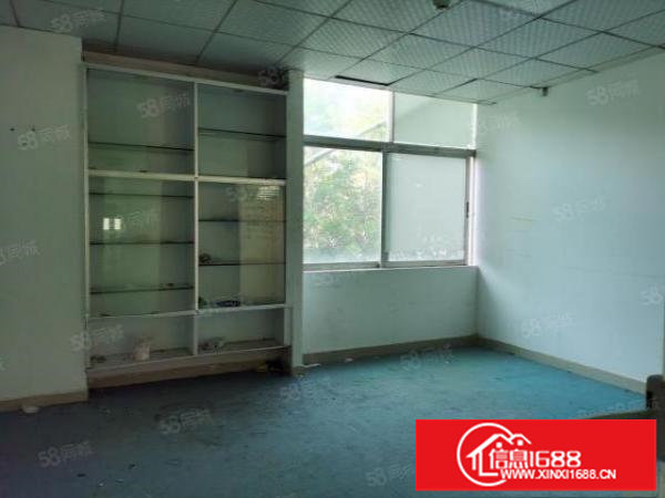 平湖富民工业区楼上1800平方带装修厂房出租