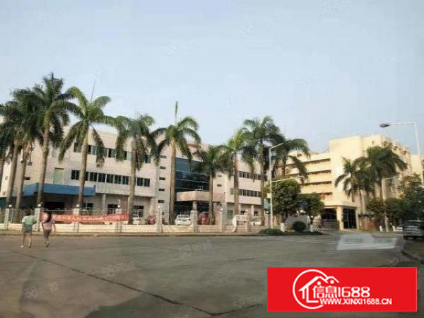 刚空出楼上精装修厂房出租，820平方水电齐全，照片现场拍摄