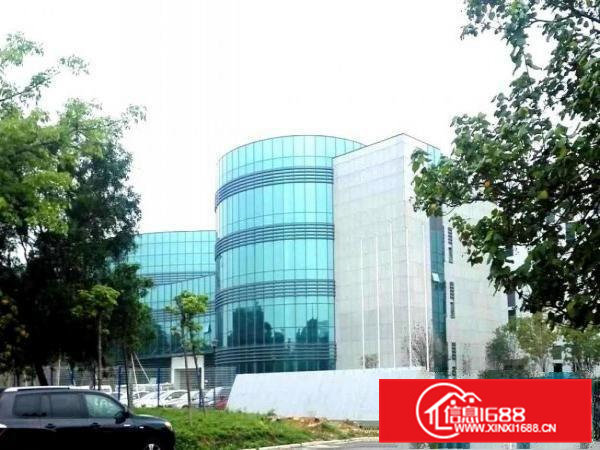 凤岗凤发工业区三楼800平米精装修原房东厂房出租300起租