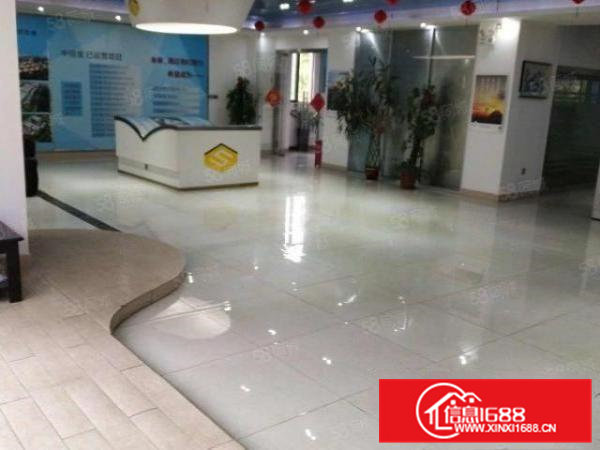 凤岗碧湖路新出500平办公室，精装修，交通便利，停车位充足！