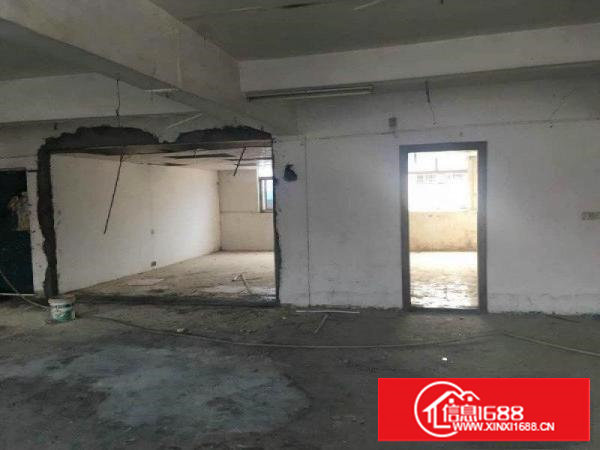 楼上标准厂房600平方米，仅租6500元，全包价！