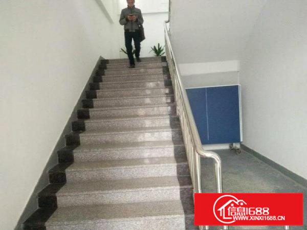 龙岗南联地铁站原房东厂房2楼600平底价出租