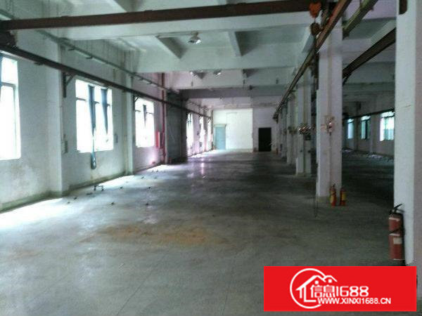 龙岗爱联嶂背工业区一楼1000平出租可分租带航车