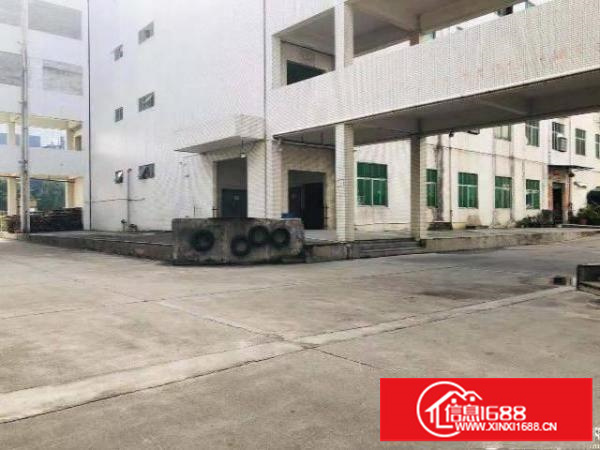 坪地坪东工业区厂房430平米才租5600，超便宜