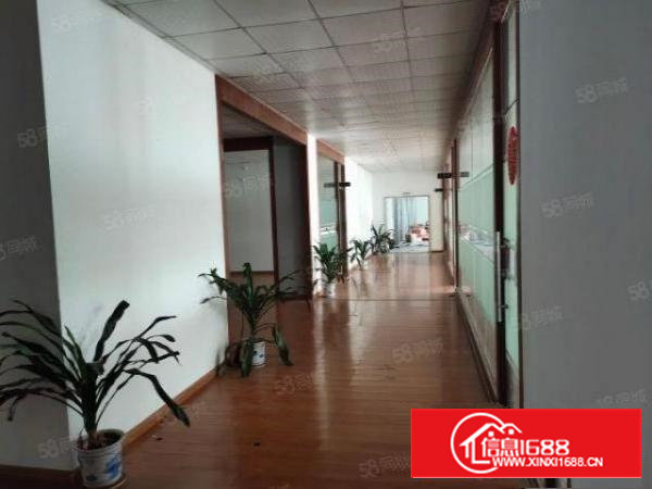 石岩塘头楼上精装修1680平方，免转让费可分租，厂房出租